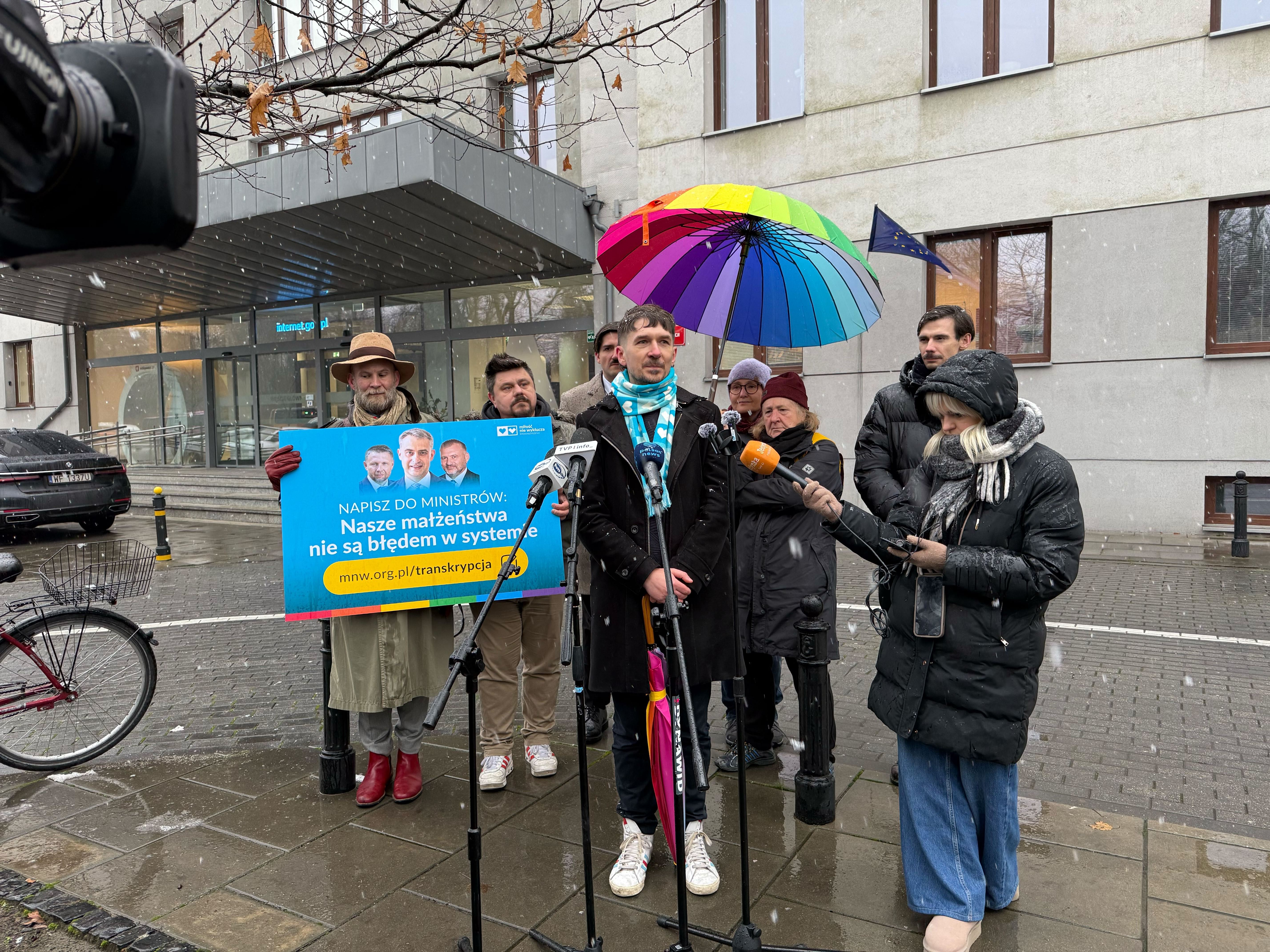 CJEU: Poland must let  transcription of matrimony  certificate for same-sex couples married in another EU associate  state. Love Does Not Exclude press conference in front of the Ministry of Digitization